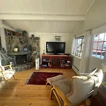 Charming Mountain Retreat Near Trails And Center *