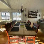 Charming Mountain Retreat Near Trails And Center Prázdninový dům *