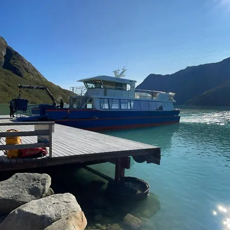 Charming Mountain Retreat Near Trails And Center *