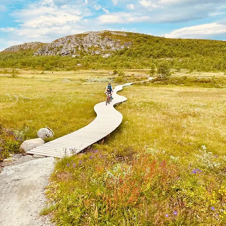 Charming Mountain Retreat Near Trails And Center