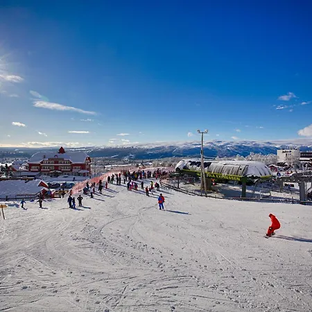 Charming Mountain Retreat Near Trails And Center 펜션 Beitostolen