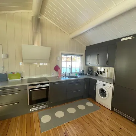 Charming Mountain Retreat Near Trails And Center