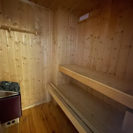 Charming Mountain Retreat Near Trails And Center 펜션 Beitostolen