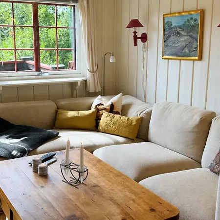 Feriehus Charming Mountain Retreat Near Trails And Center