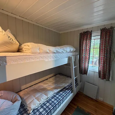 Charming Mountain Retreat Near Trails And Center