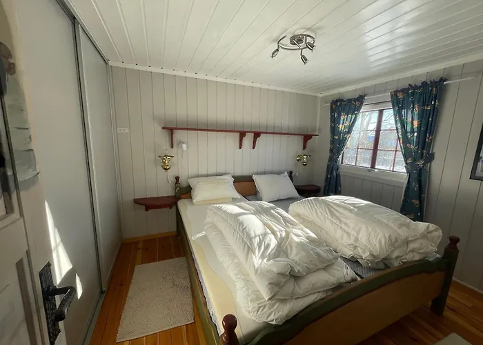 Charming Mountain Retreat Near Trails And Center Dom wakacyjny