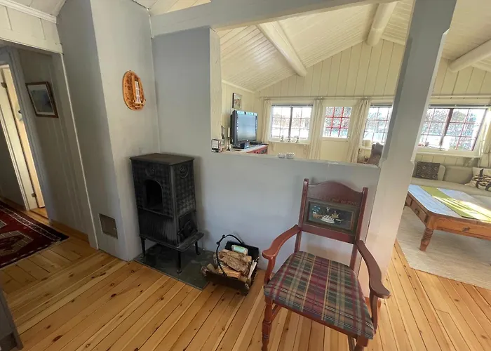 Charming Mountain Retreat Near Trails And Center