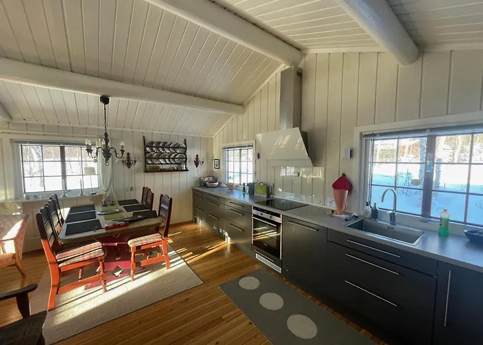 Charming Mountain Retreat Near Trails And Center Dom wakacyjny *