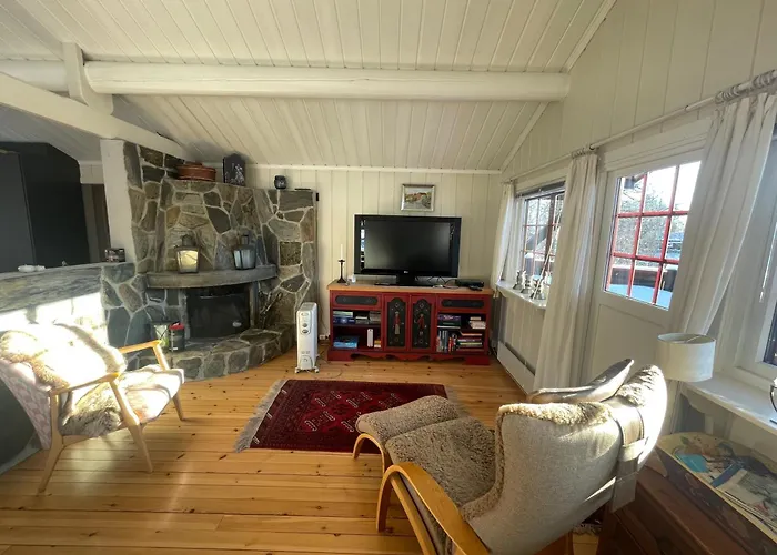Charming Mountain Retreat Near Trails And Center *
